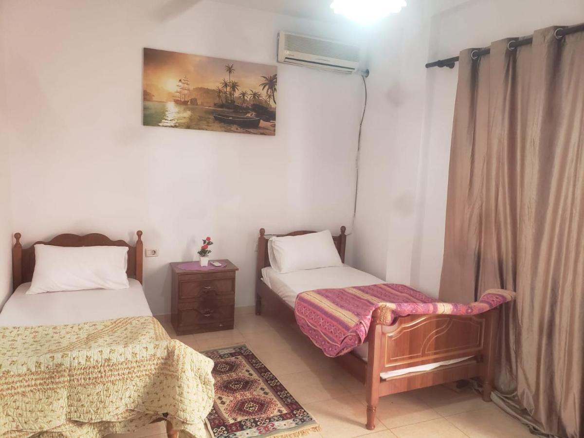 Hostel Split Rock Тирана Экстерьер фото