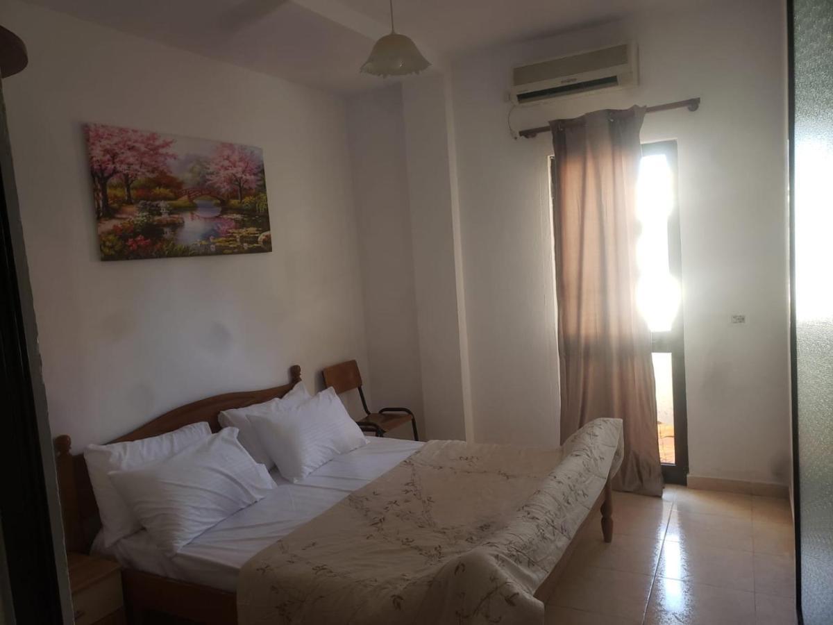 Hostel Split Rock Тирана Экстерьер фото