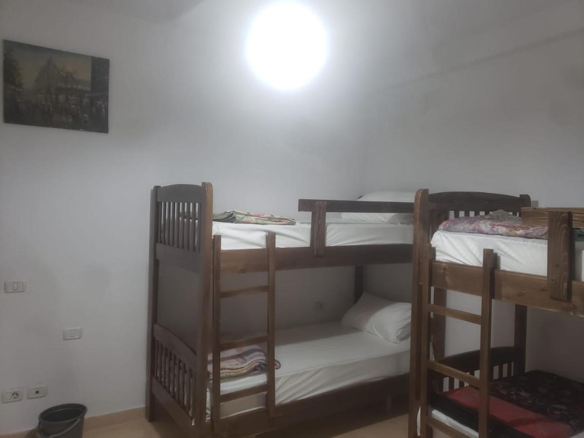 Hostel Split Rock Тирана Экстерьер фото