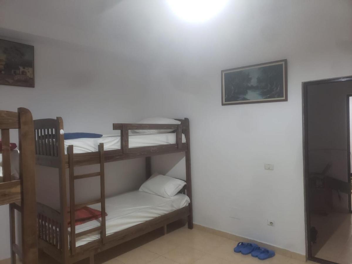 Hostel Split Rock Тирана Экстерьер фото