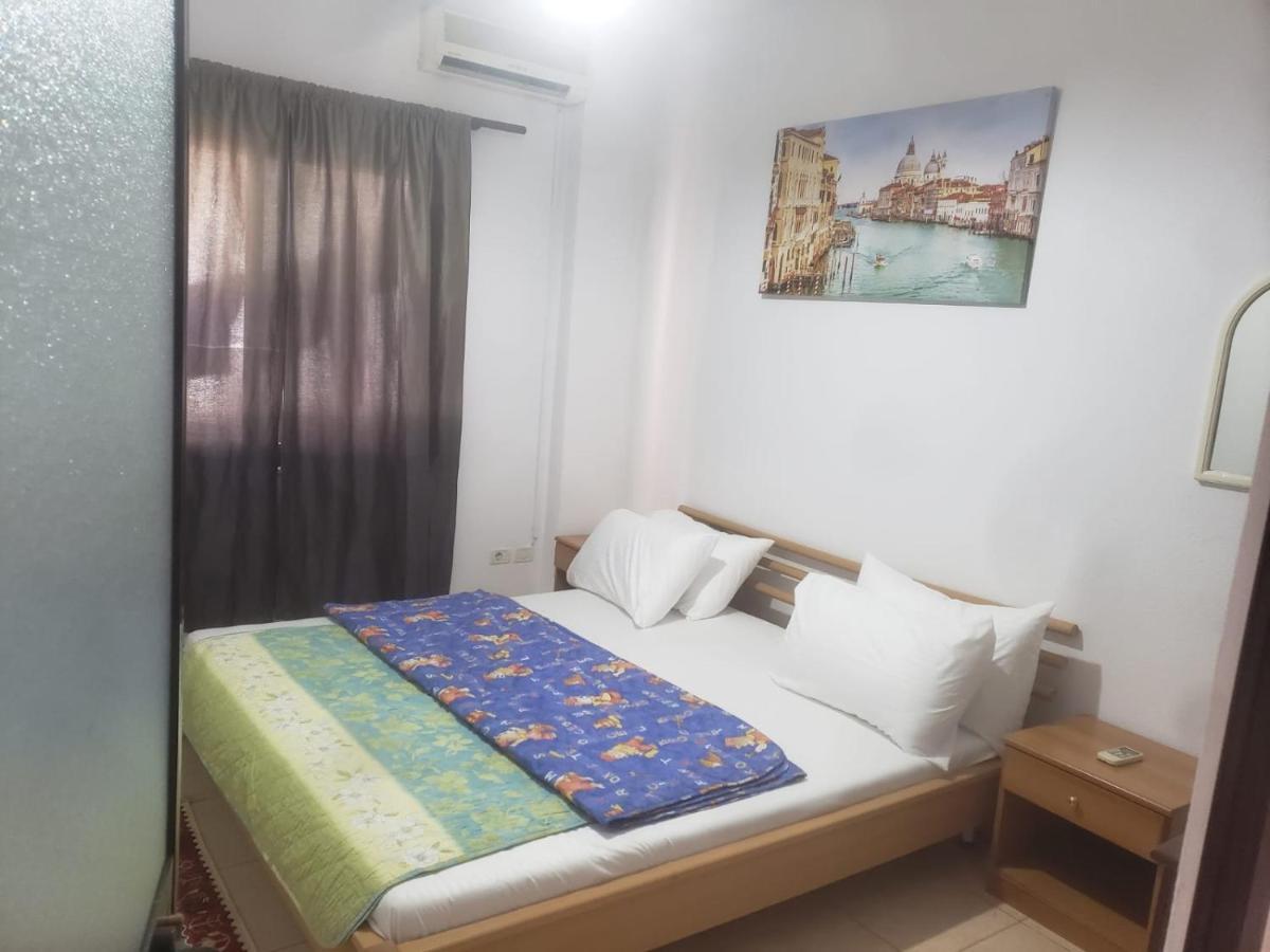 Hostel Split Rock Тирана Экстерьер фото