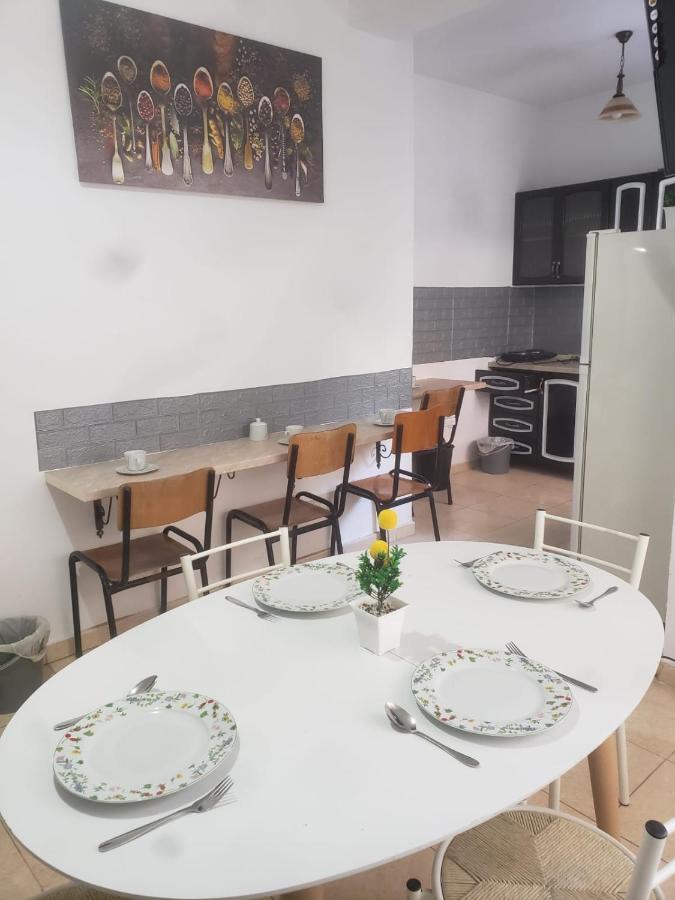 Hostel Split Rock Тирана Экстерьер фото