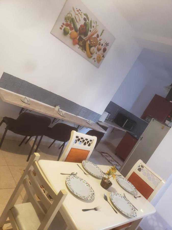 Hostel Split Rock Тирана Экстерьер фото