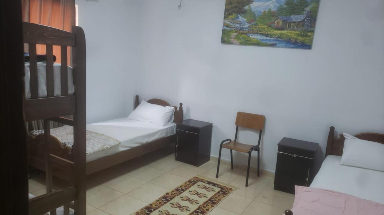 Hostel Split Rock Тирана Экстерьер фото