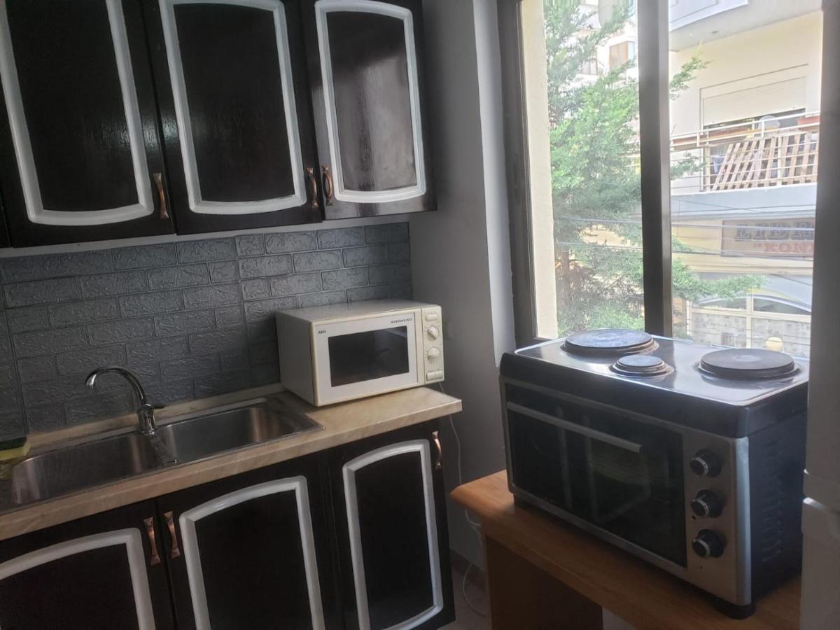 Hostel Split Rock Тирана Экстерьер фото