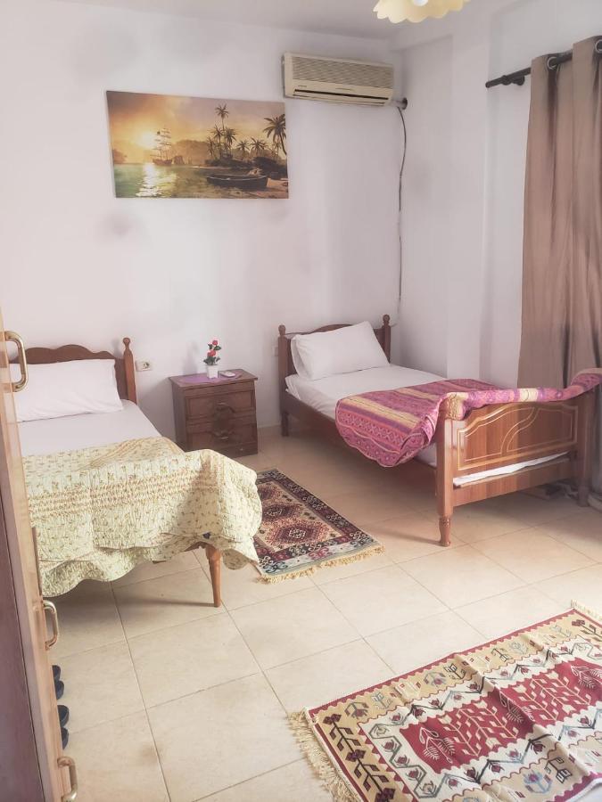 Hostel Split Rock Тирана Экстерьер фото