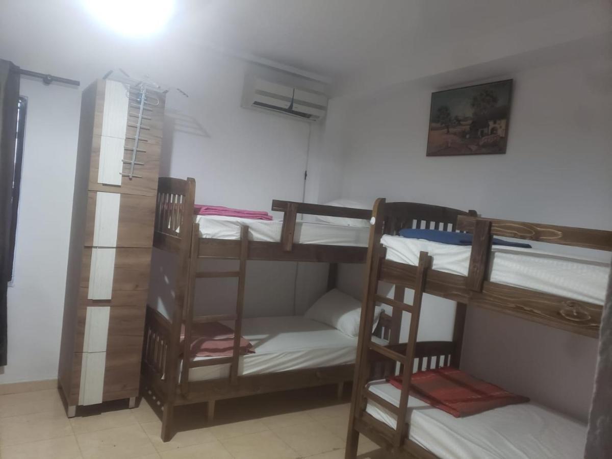 Hostel Split Rock Тирана Экстерьер фото