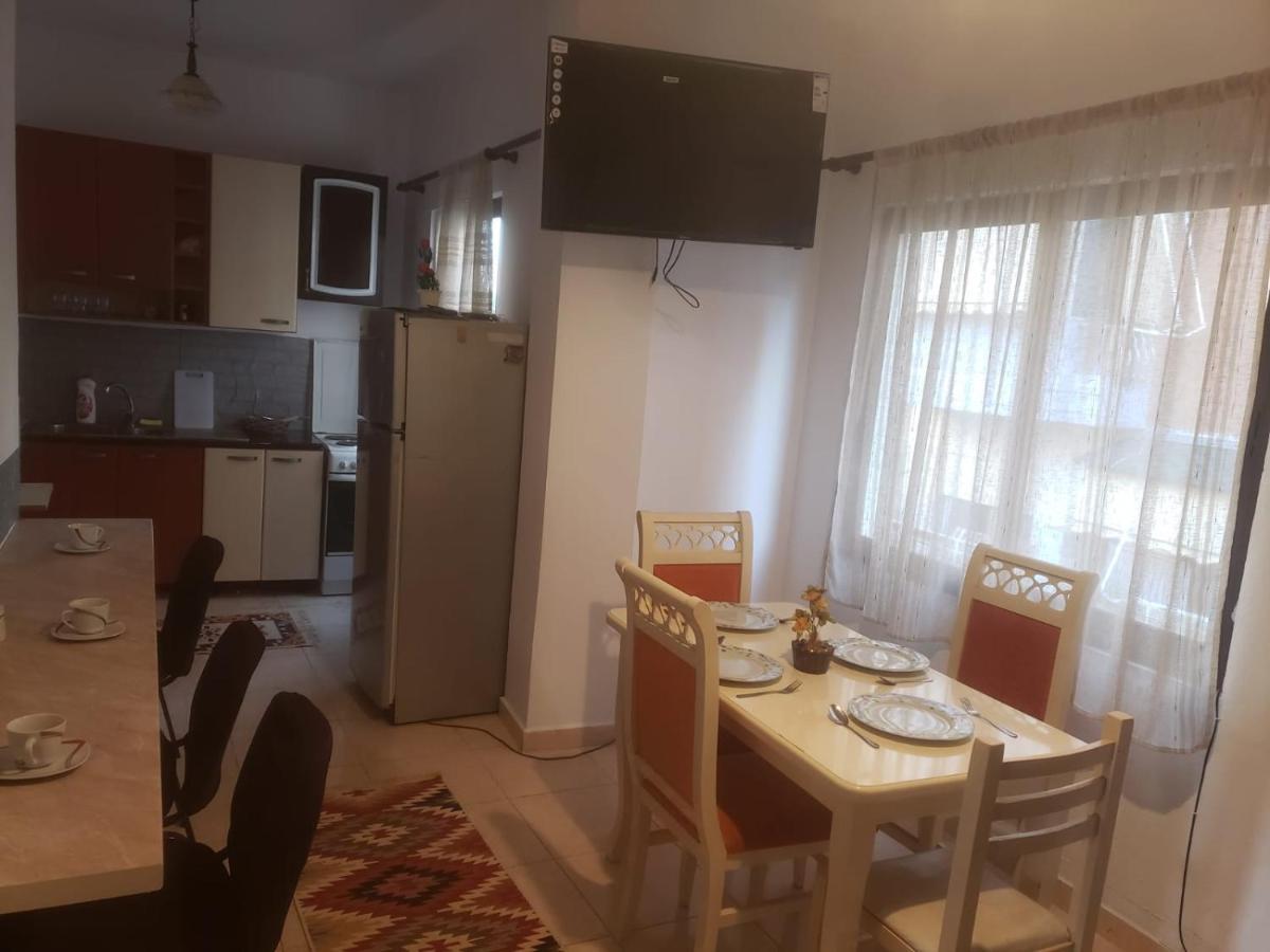 Hostel Split Rock Тирана Экстерьер фото