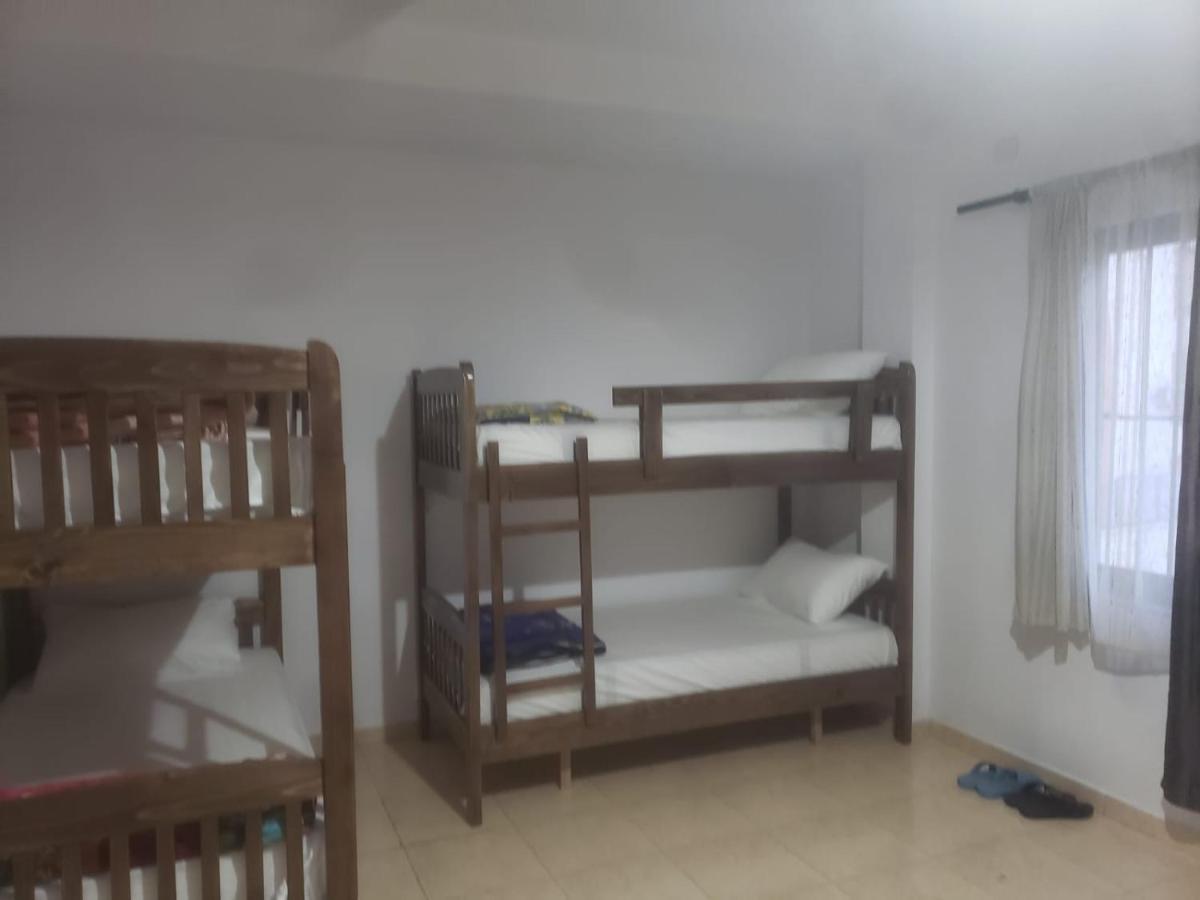 Hostel Split Rock Тирана Экстерьер фото