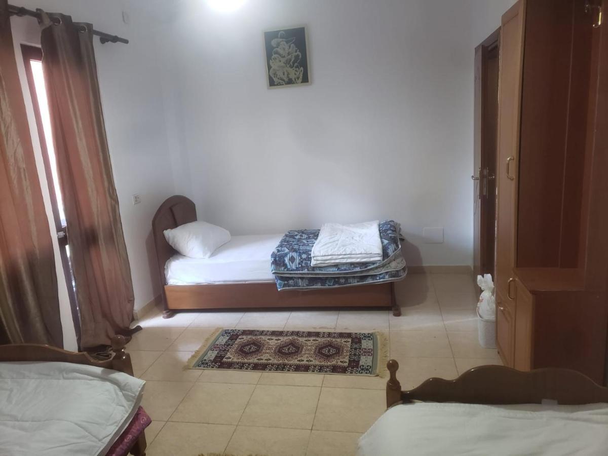 Hostel Split Rock Тирана Экстерьер фото