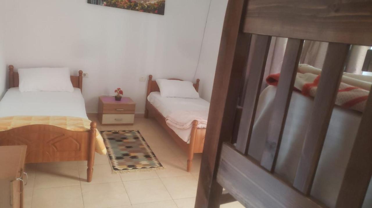 Hostel Split Rock Тирана Экстерьер фото